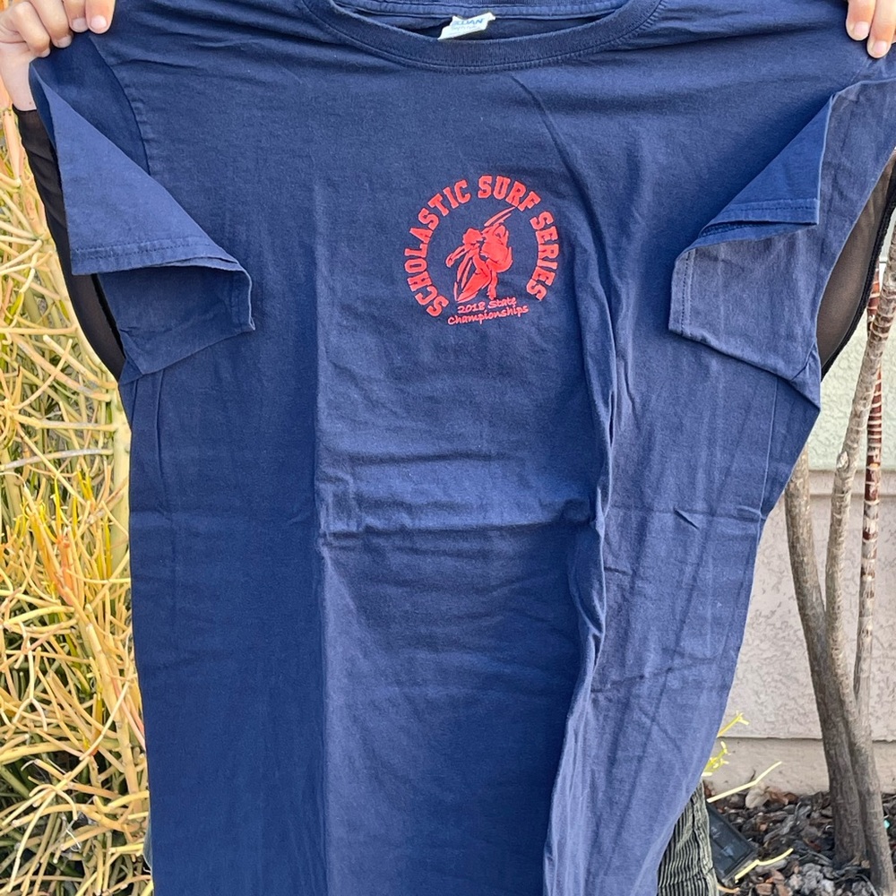 Blue surf contest tee